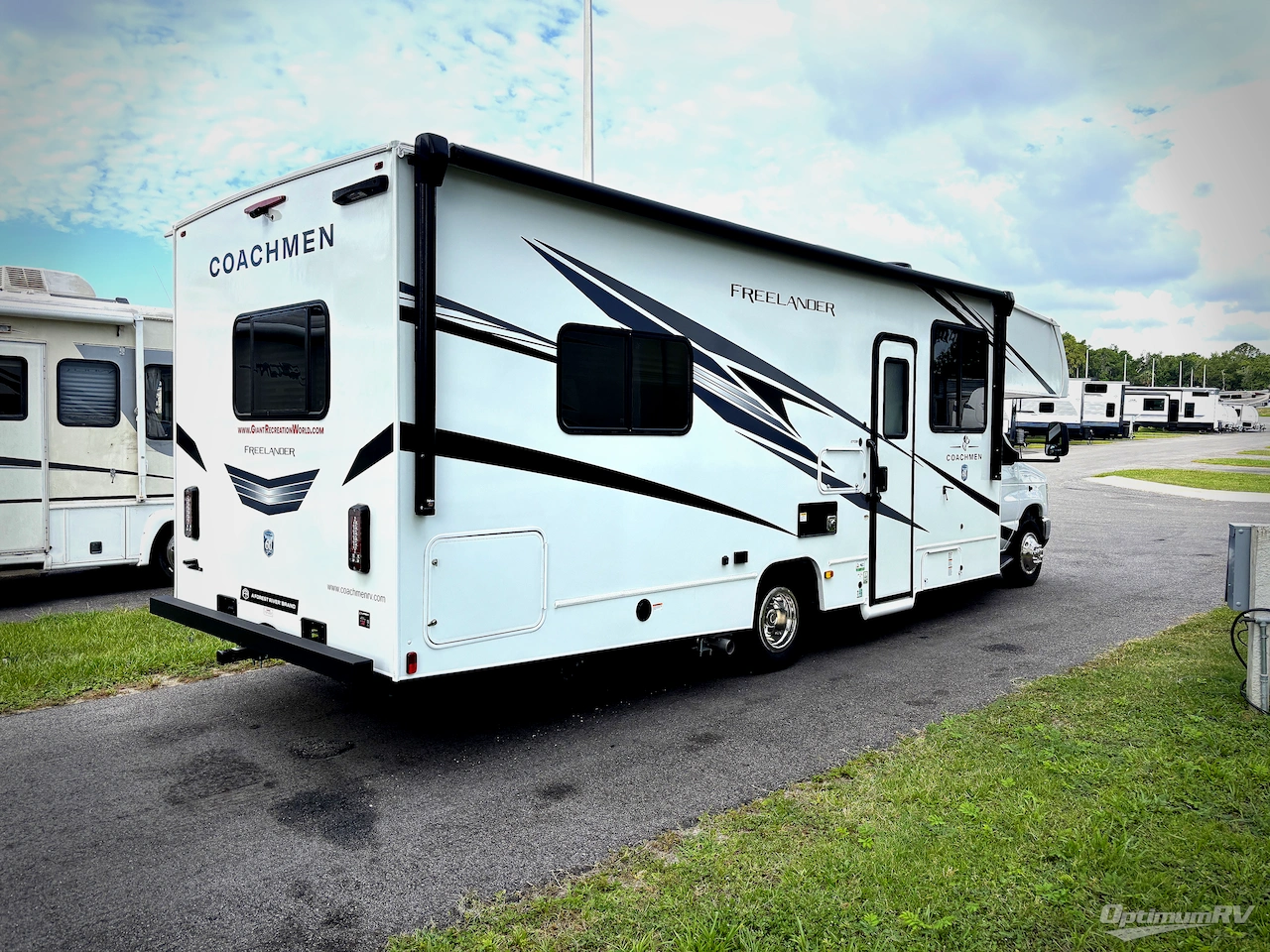 2025 Coachmen Freelander 27QB Photo 2