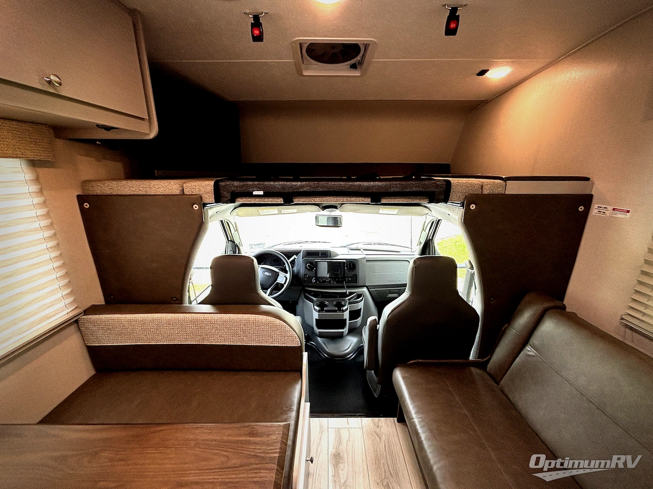 2025 Coachmen Freelander 27QB Photo 10