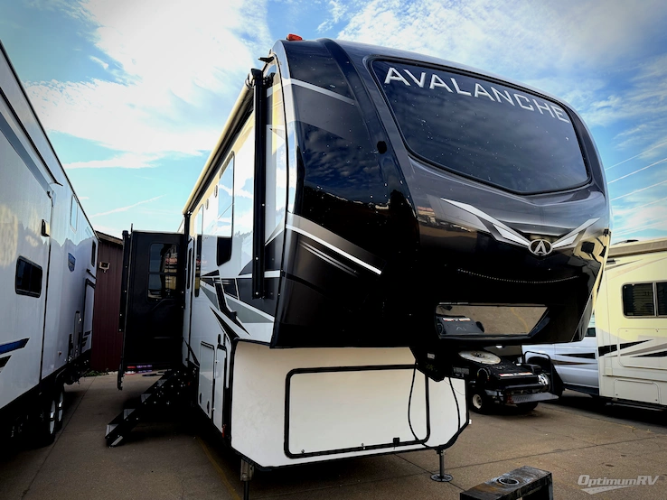 2020 Keystone Avalanche 313RS RV Photo 1