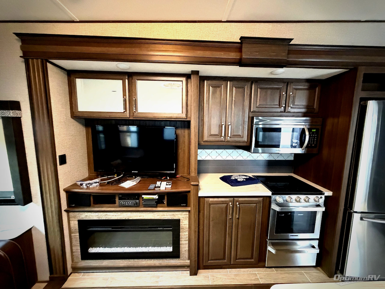 2020 Keystone Avalanche 313RS Photo 9