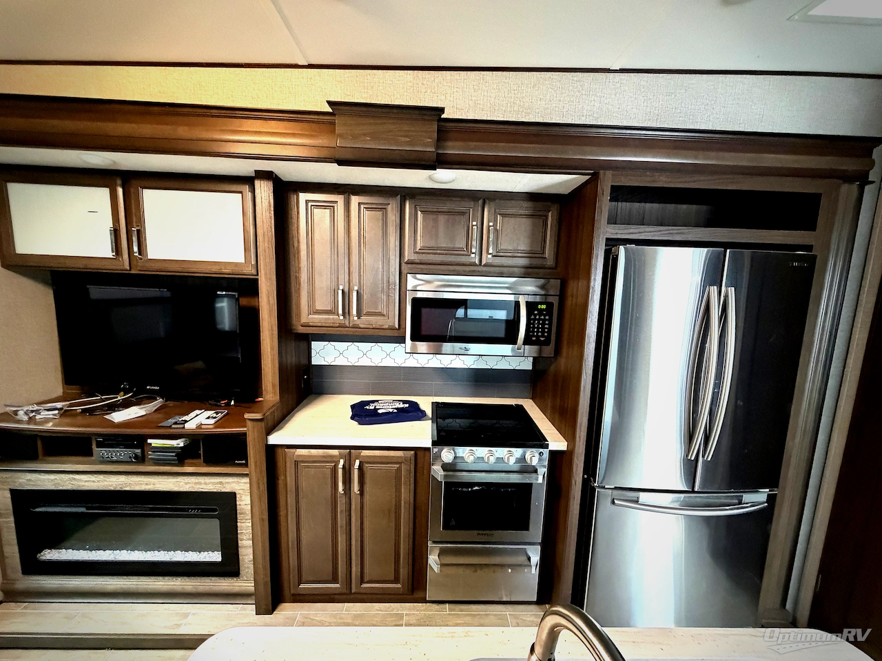 2020 Keystone Avalanche 313RS Photo 10
