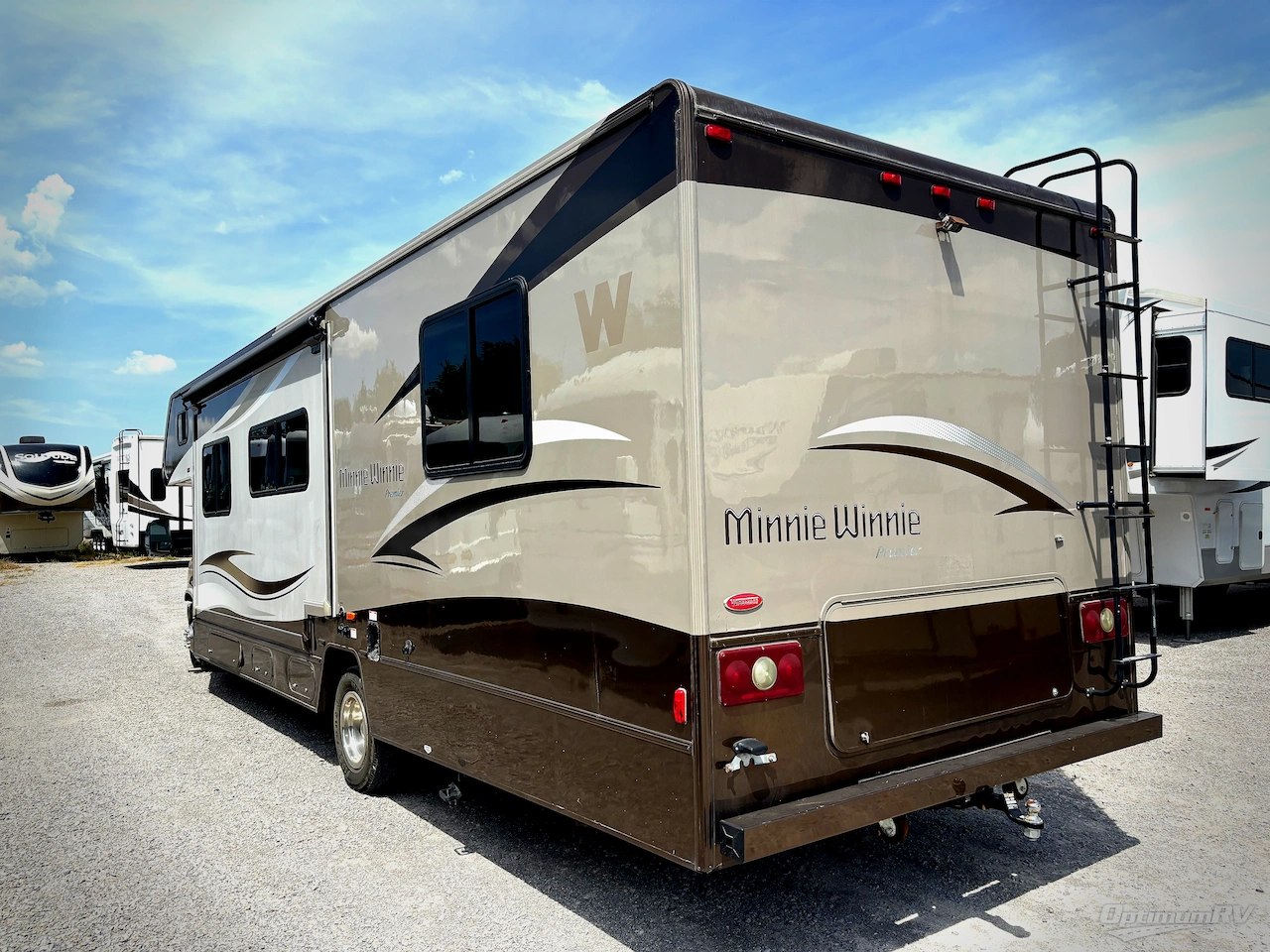 2013 Winnebago Minnie Winnie 31K Photo 3
