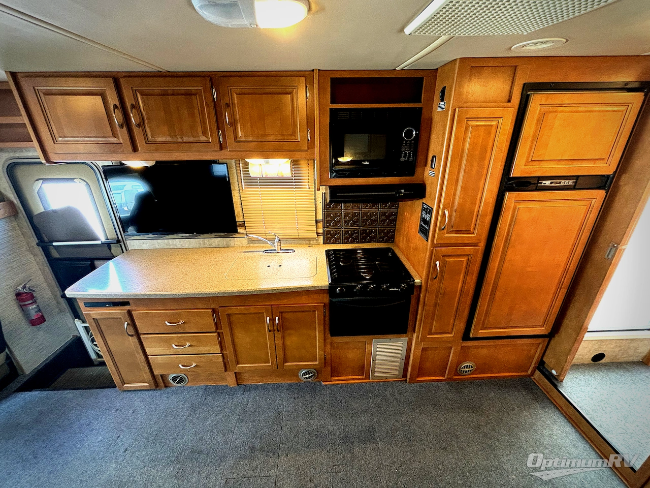 2013 Winnebago Minnie Winnie 31K Photo 8