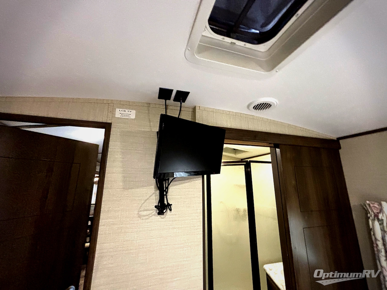 2017 Keystone Premier Ultra Lite 24RKPR Photo 8