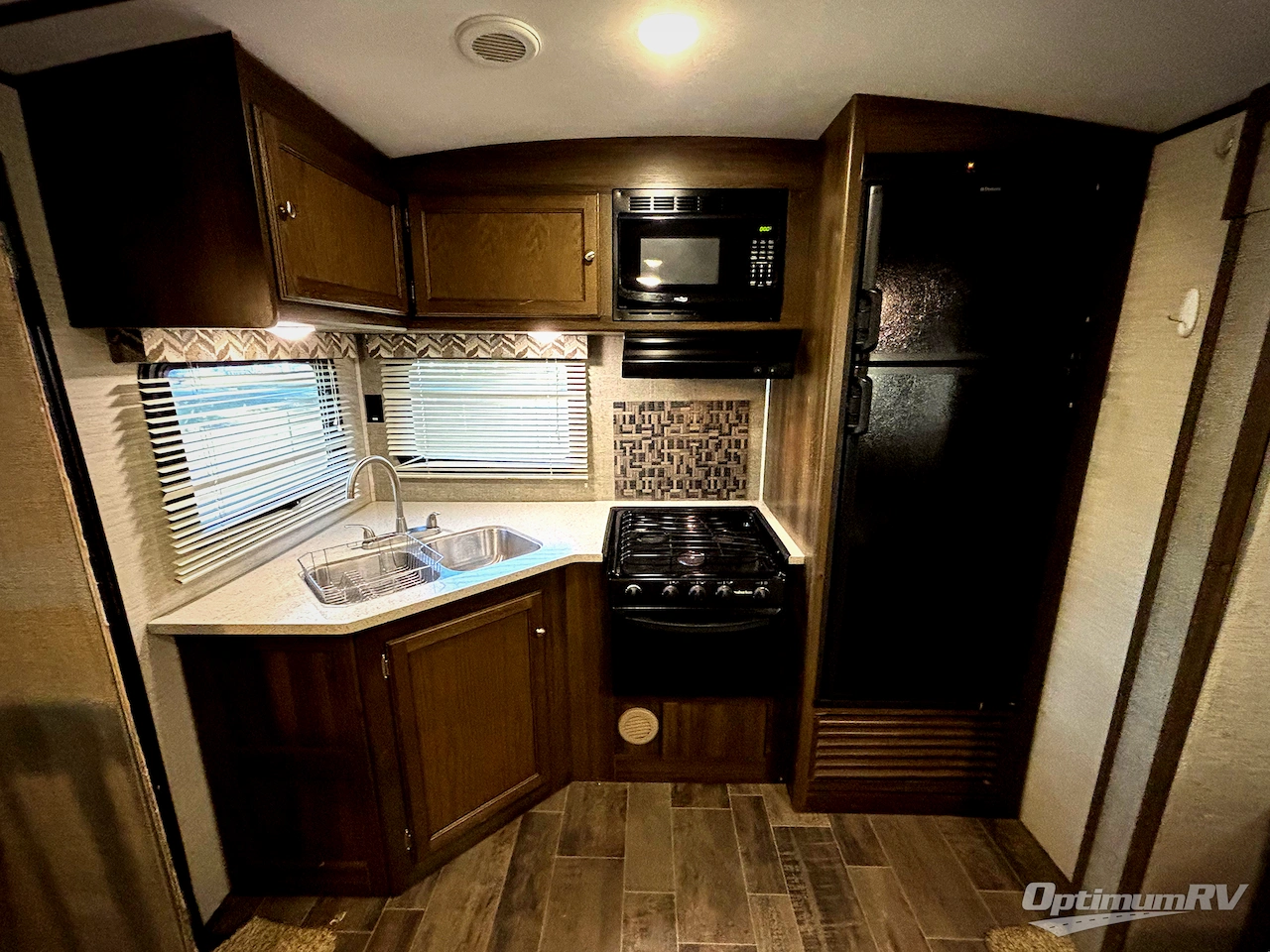 2017 Keystone Premier Ultra Lite 24RKPR Photo 13