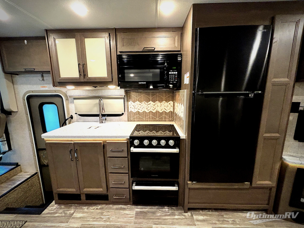 2022 Thor Hurricane 35M Photo 6