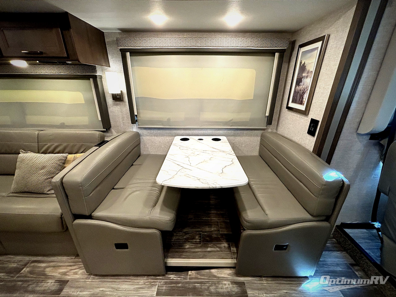 2022 Thor Hurricane 35M Photo 11