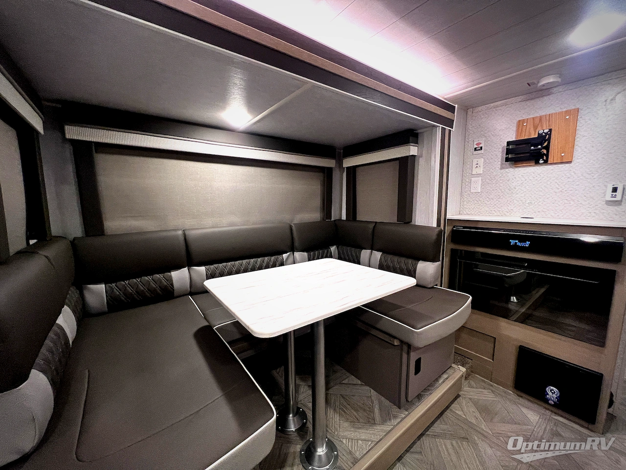 2023 Forest River Wildwood X-Lite 24RLXL Photo 10