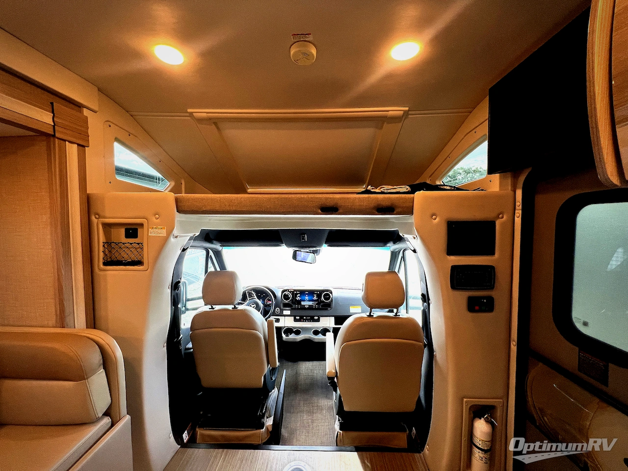 2023 Thor Tiburon Sprinter 24TT Photo 6