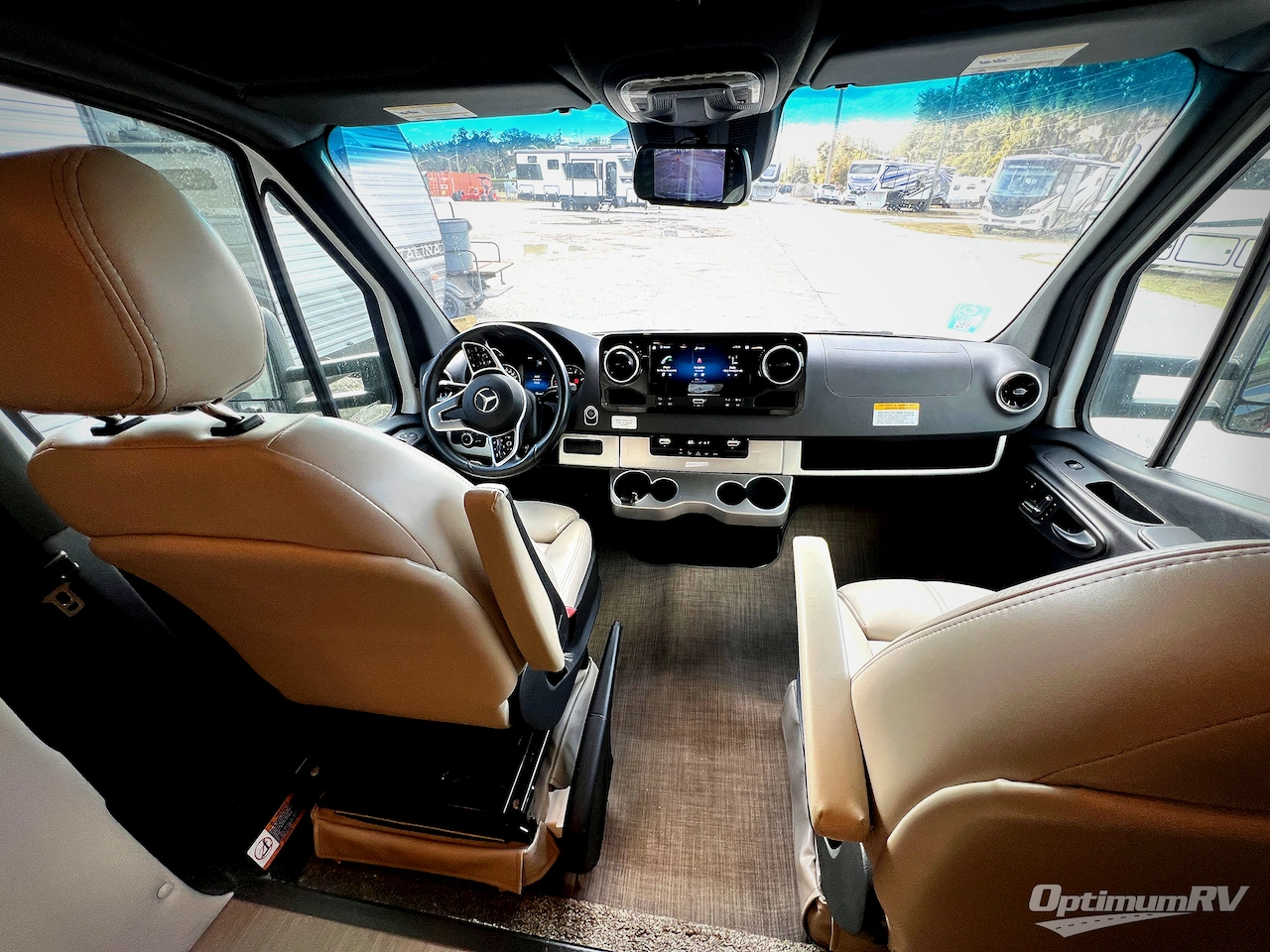 2023 Thor Tiburon Sprinter 24TT Photo 7