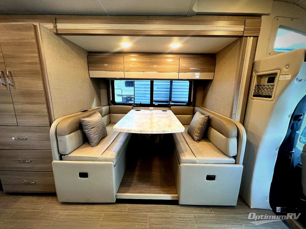 2023 Thor Tiburon Sprinter 24TT Photo 9