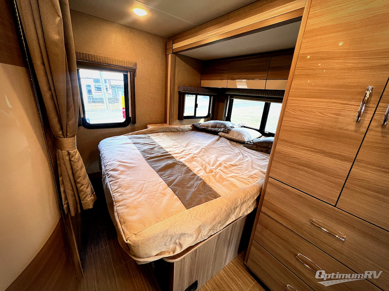 2023 Thor Tiburon Sprinter 24TT Photo 17