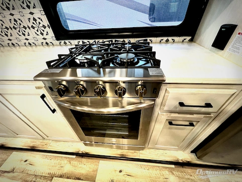 2023 KZ Durango Gold G383RLQ RV Photo 2