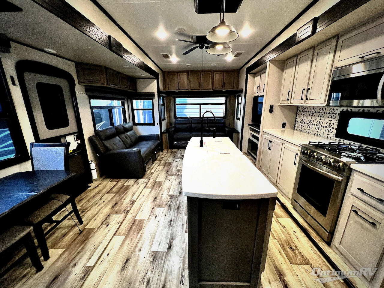 2023 KZ Durango Gold G383RLQ Photo 2