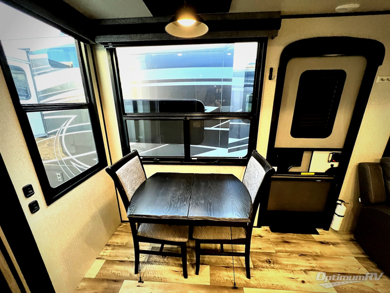 2023 KZ Durango Gold G383RLQ Photo 13