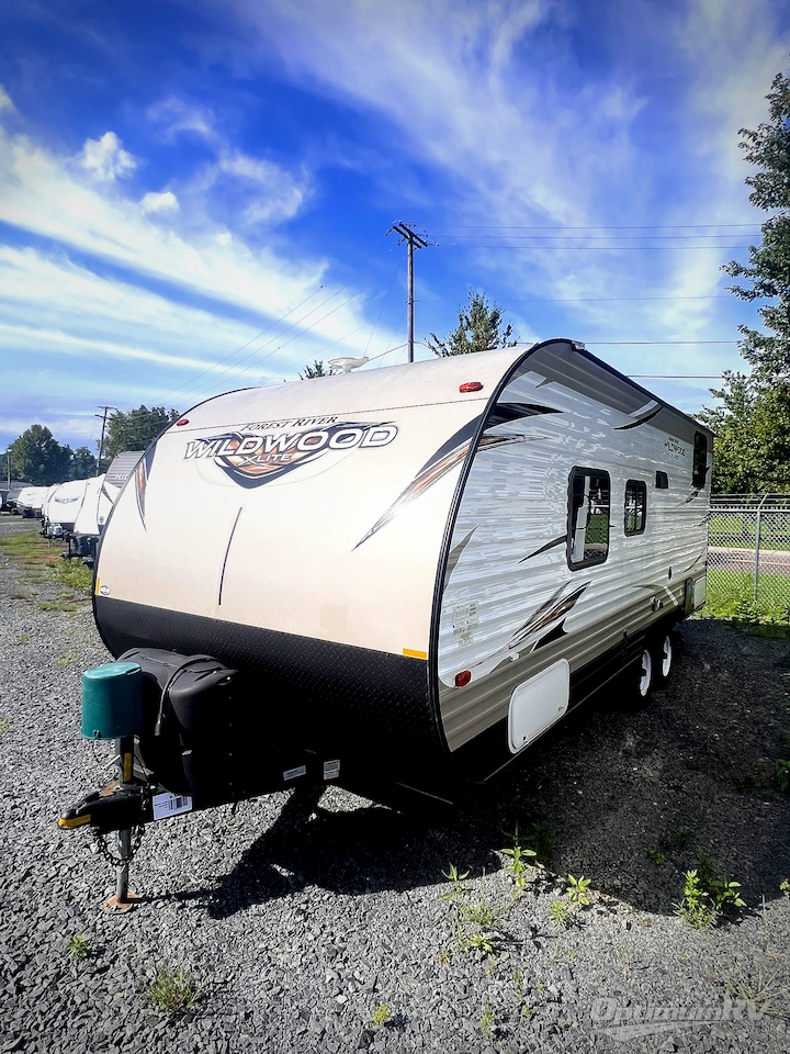 2019 Forest River Wildwood X-Lite 201BHXL Photo 2