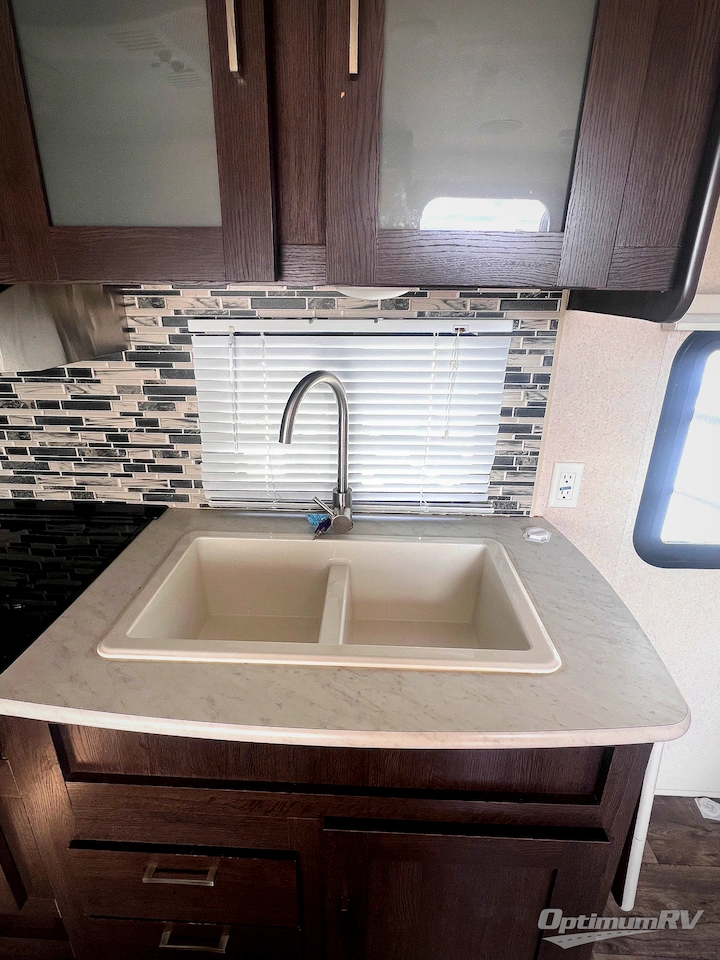 2019 Forest River Wildwood X-Lite 201BHXL Photo 7