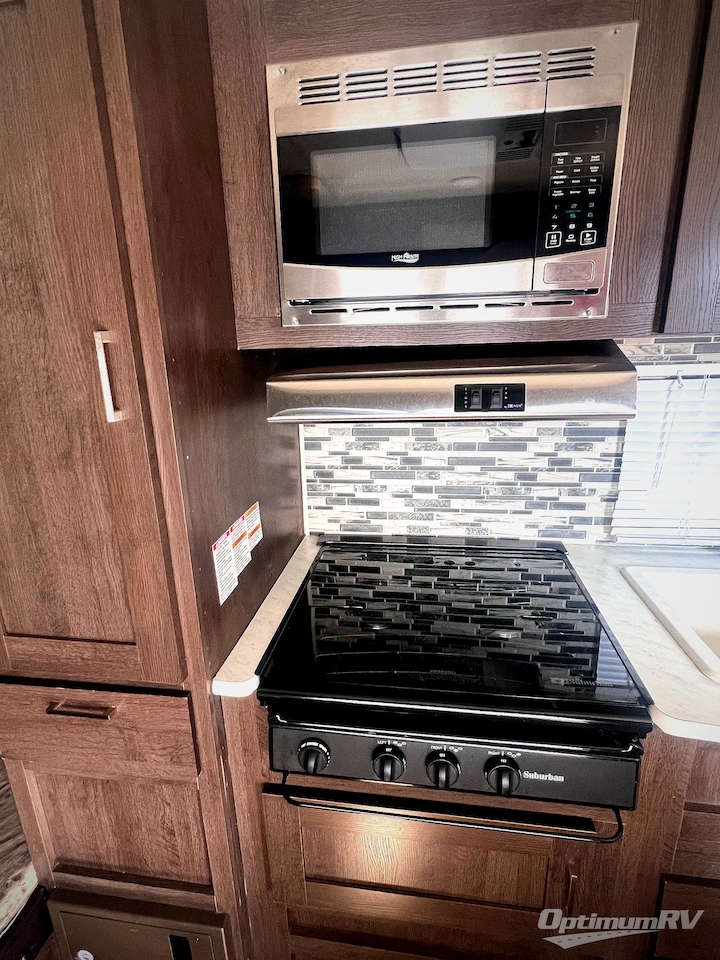 2019 Forest River Wildwood X-Lite 201BHXL Photo 8