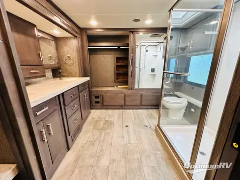 2020 Thor Tuscany 45MX RV Photo 4