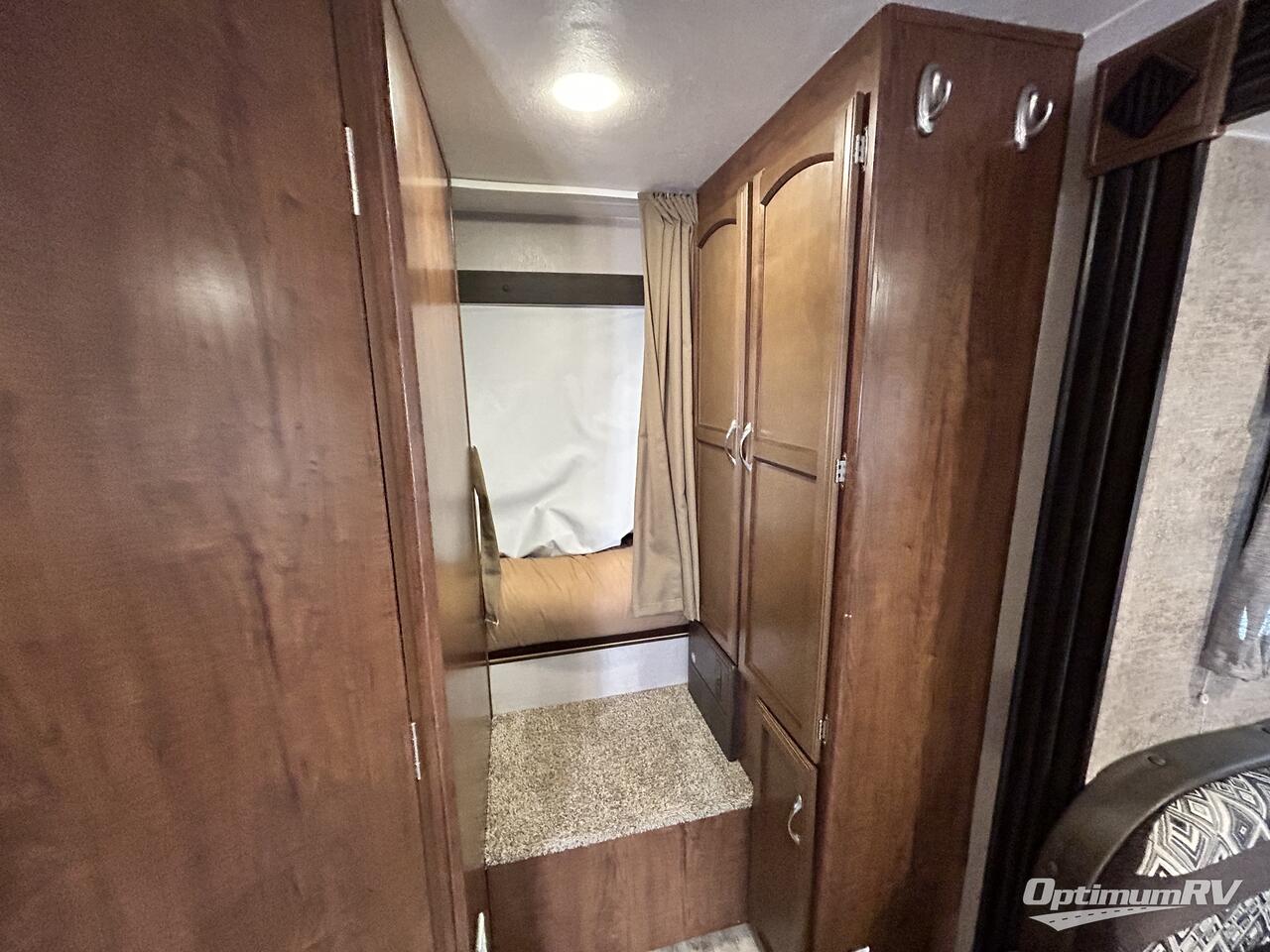 2017 Coachmen Freedom Express 22DSX Photo 10