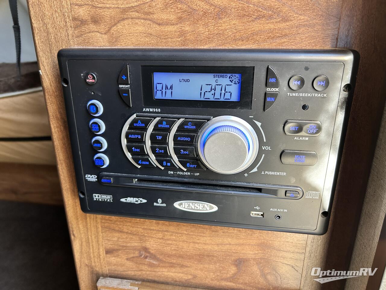 2017 Coachmen Freedom Express 22DSX Photo 12