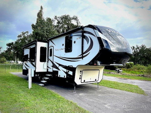 Used 2017 VanLeigh Vilano 325RL Featured Photo