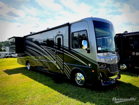 Used 2023 Holiday Rambler Invicta 34MB Featured Photo