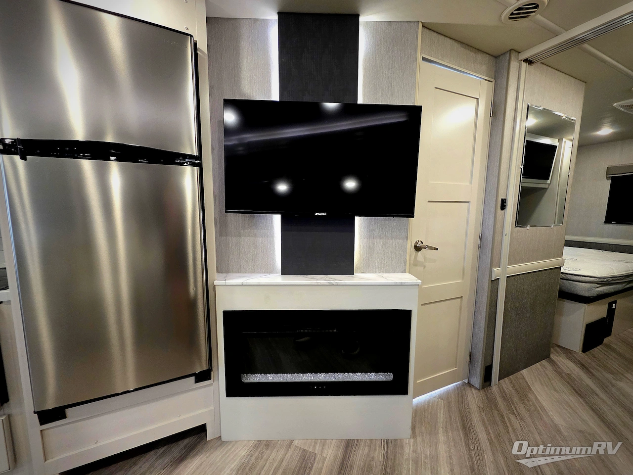 2023 Holiday Rambler Invicta 34MB Photo 11