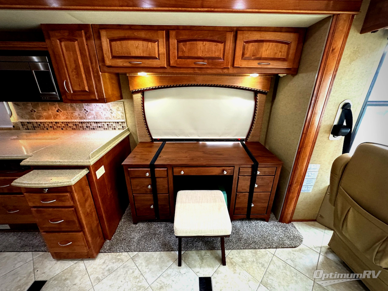 2011 Holiday Rambler Endeavor 43DFT Photo 11