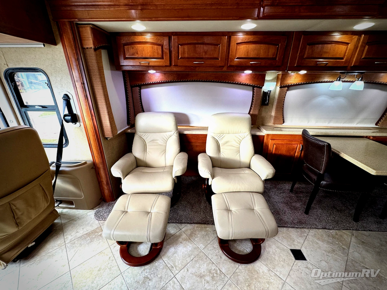 2011 Holiday Rambler Endeavor 43DFT Photo 13