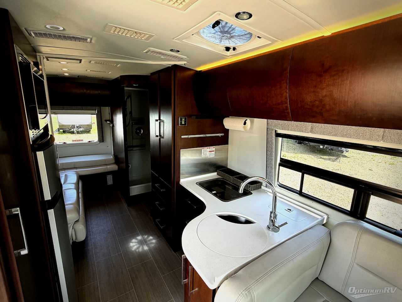 2019 Leisure Travel Serenity 24CB Photo 5