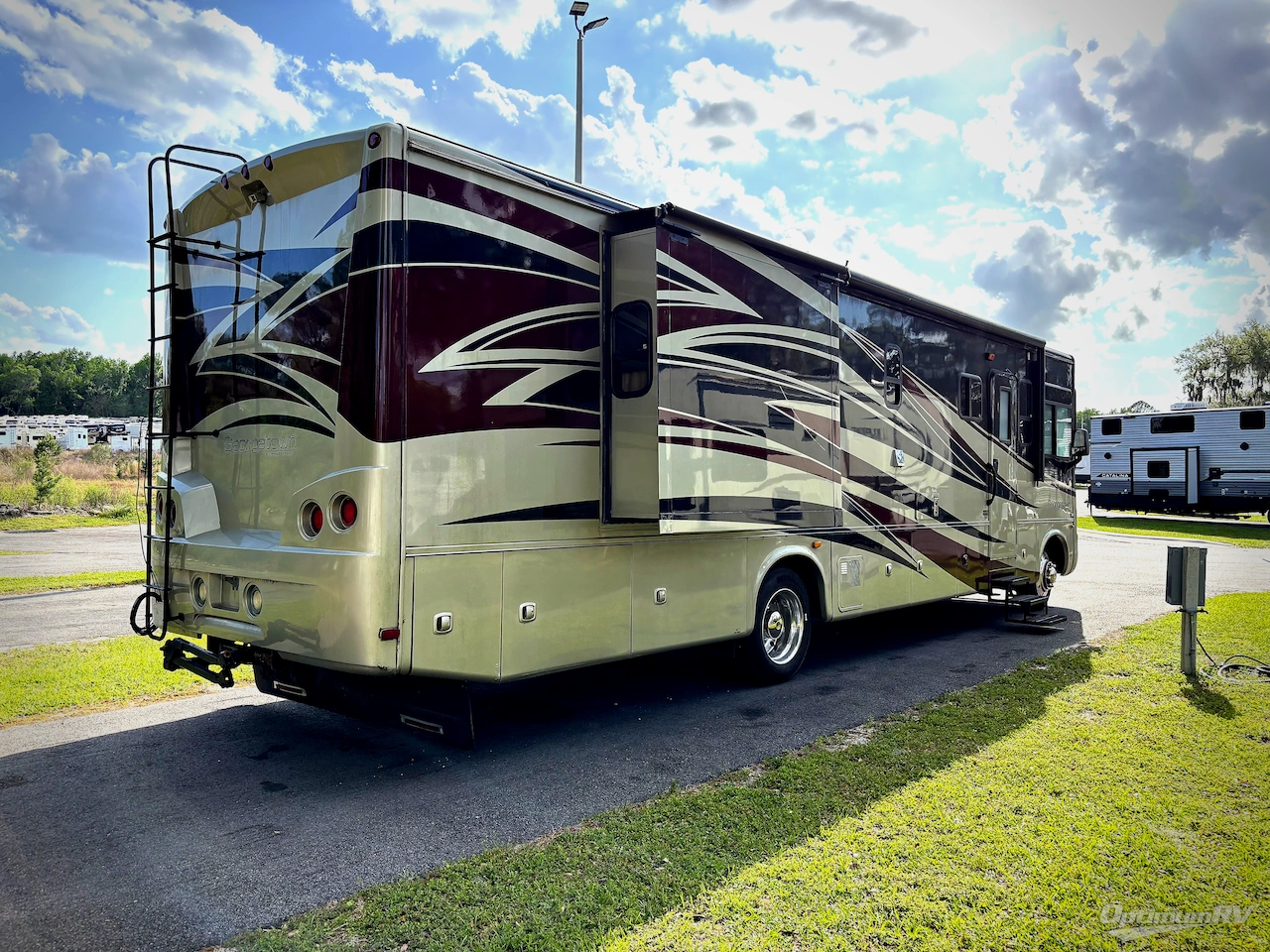 2012 Forest River Georgetown XL 360DS Photo 2