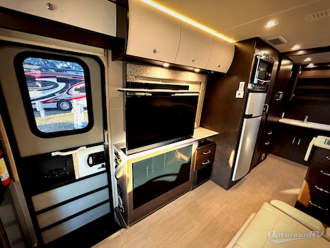 2016 Leisure Travel Unity U24CB RV Photo 3