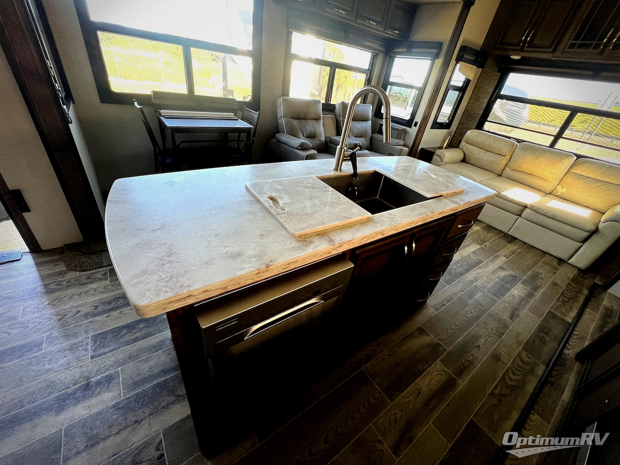 2020 KZ Durango Gold G356RLT Photo 11