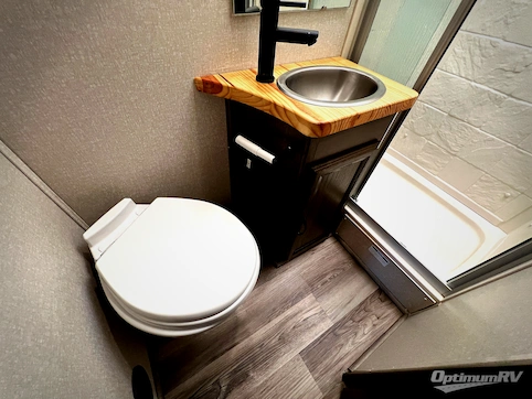 2018 Coachmen Prism 2200 FS RV Photo 4