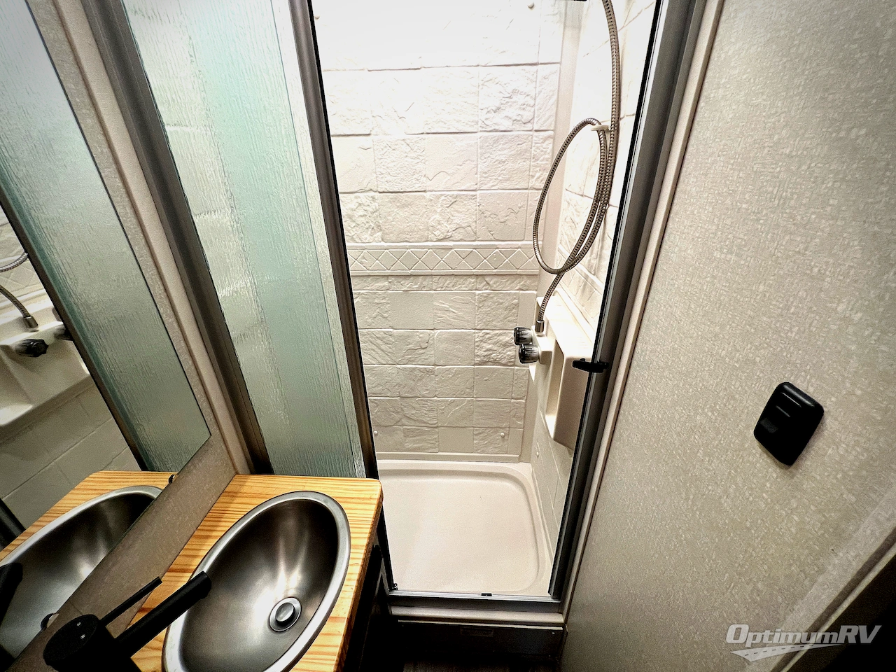 2018 Coachmen Prism 2200 FS Photo 21