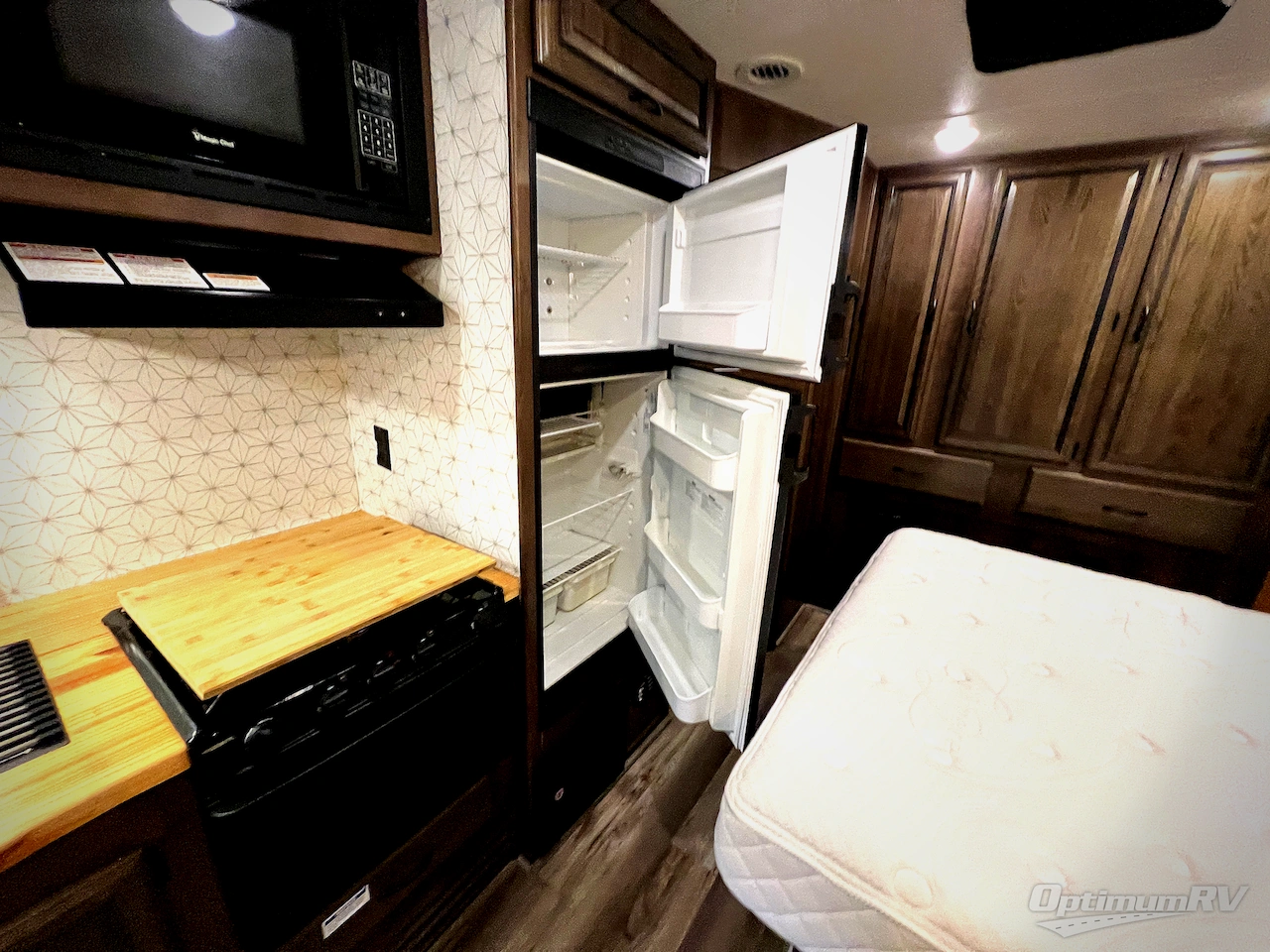 2018 Coachmen Prism 2200 FS Photo 17