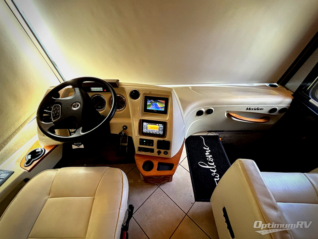 2013 Itasca Meridian 36M Photo 7