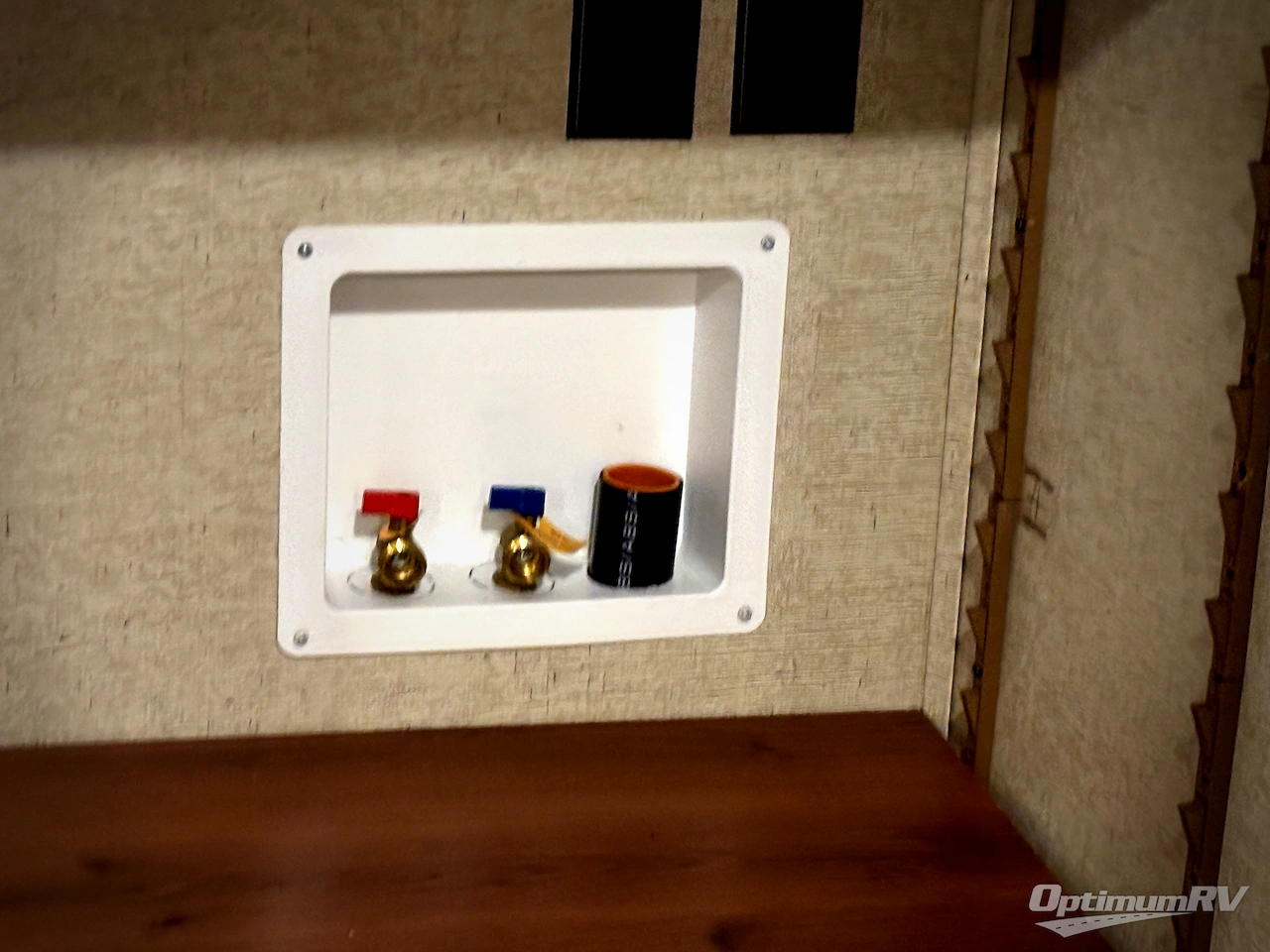 2017 Heartland Bighorn 3750FL Photo 23