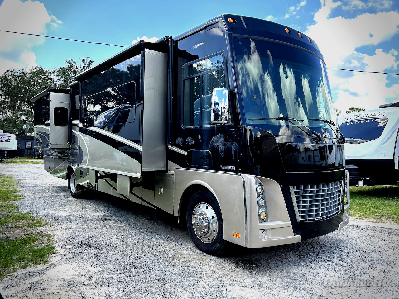 2016 Winnebago Adventurer 37F Photo 1