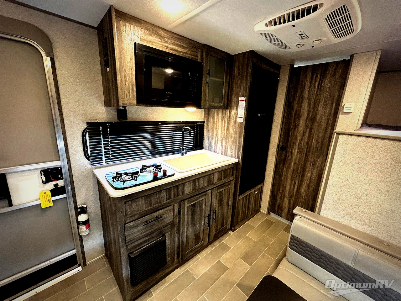 2021 Forest River Salem FSX 177BH Photo 6