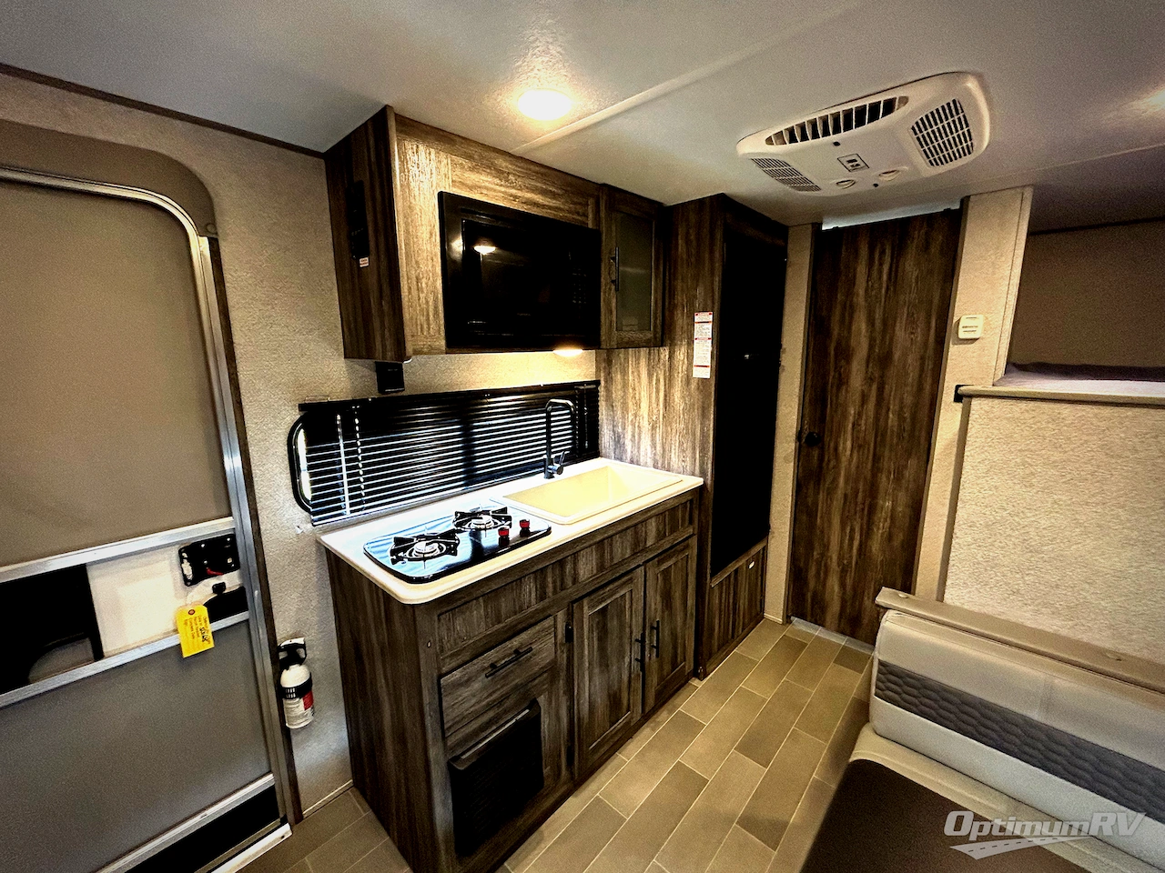2021 Forest River Salem FSX 177BH Photo 9