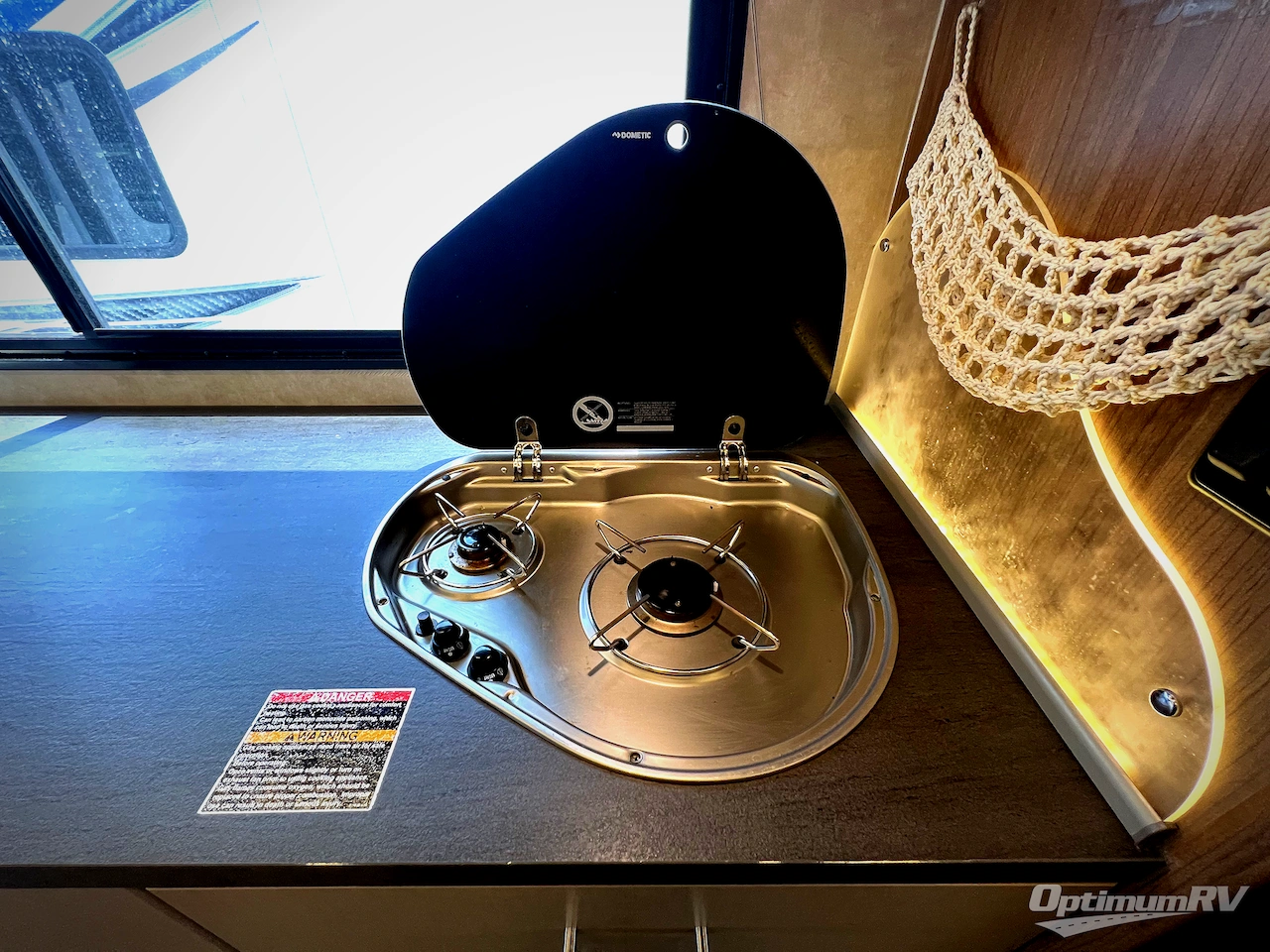 2018 Winnebago Navion 24D Photo 16