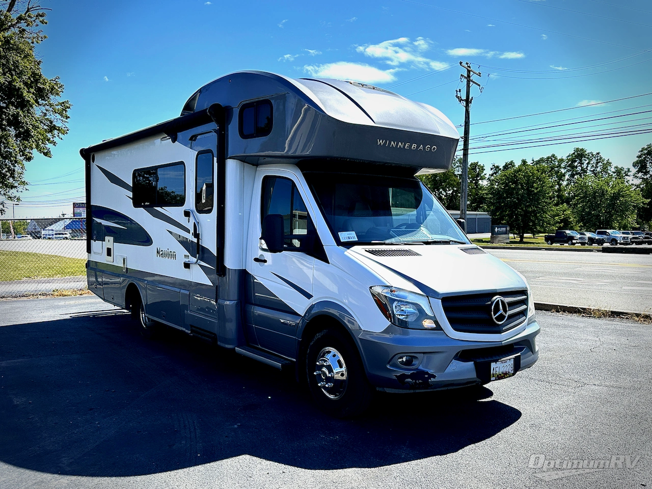 2018 Winnebago Navion 24D Photo 1