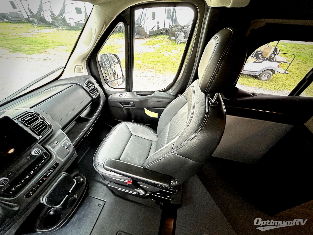 2023 Winnebago Solis 59PX Photo 9