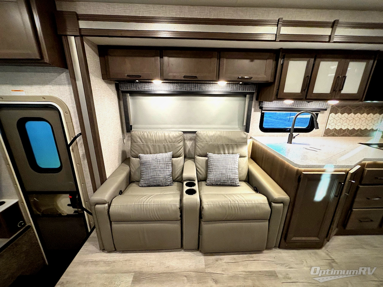 2023 Thor Windsport 34R Photo 12