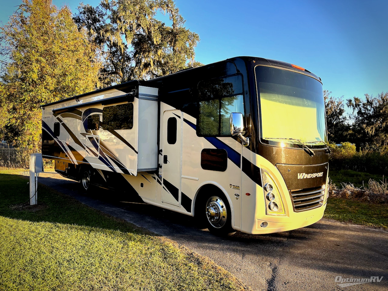 2023 Thor Windsport 34R Photo 1