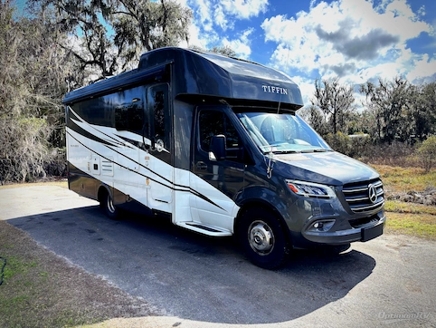 Used 2021 Tiffin Wayfarer 25RW Featured Photo