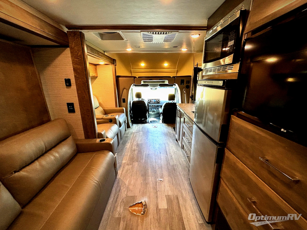 2021 Tiffin Wayfarer 25RW Photo 4