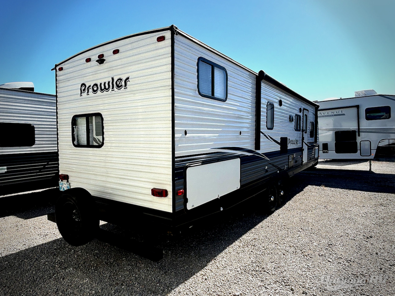 2020 Heartland Prowler 303BH Photo 2